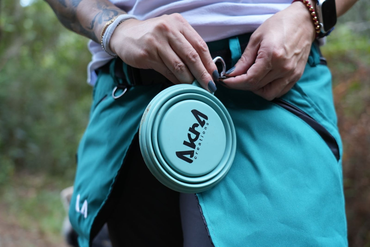 Delantal de Entrenamiento Akra – Funcionalidad en cada sesión